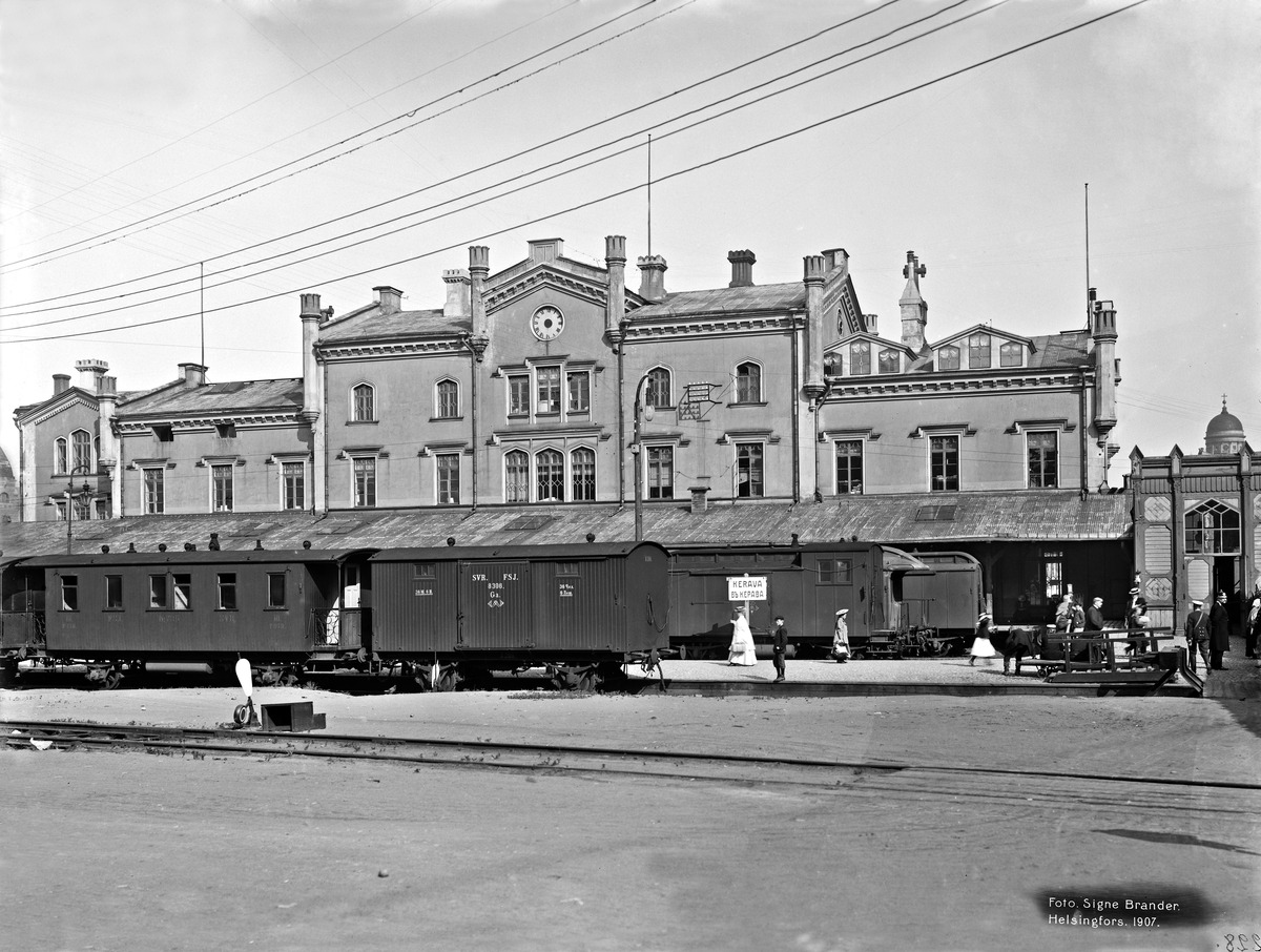 Helsingin rautatieasema ratapihan puolelta