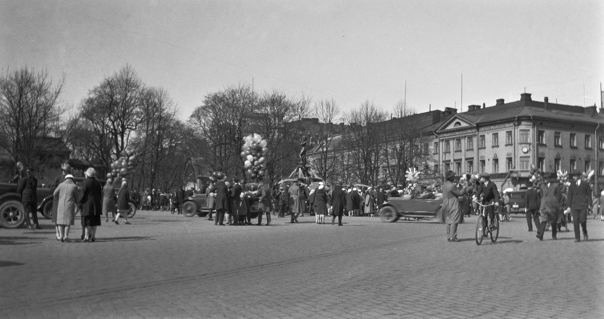 Vappu Kauppatorilla 1928