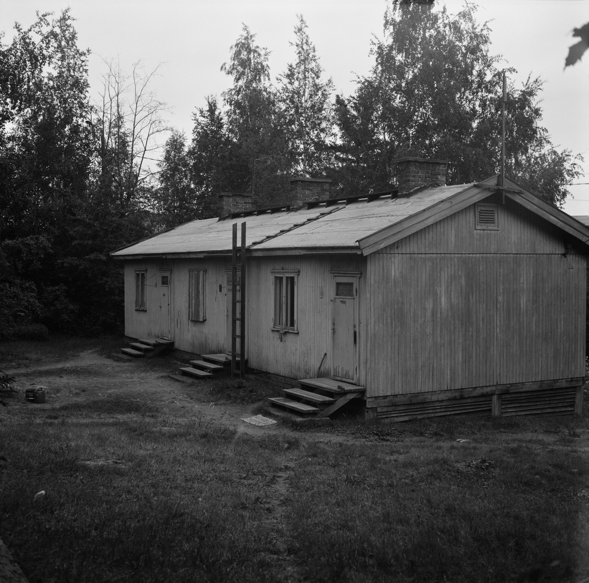 Ns puistotalo Kumpulanmäellä, Ruotsin Suomelle sotien jälkeen auntopulaan lahjoittamia parakkimaisia asuintaloja