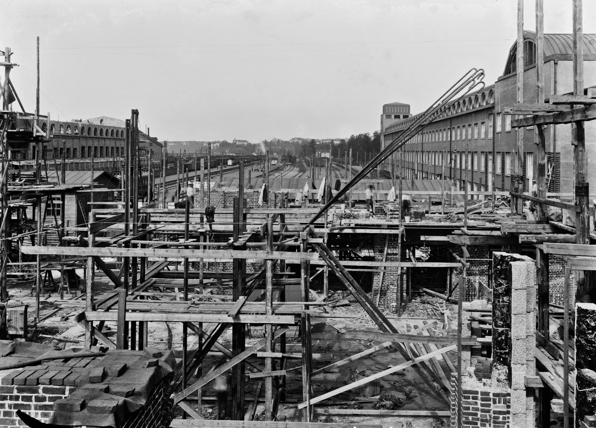 Helsingin rautatieaseman, arkkitehti Eliel Saarinen 1914, rakennustöitä