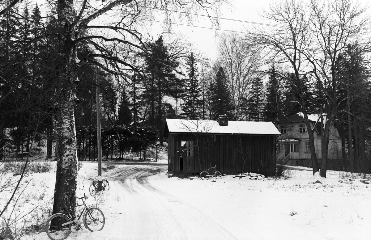 Tuomarinkylä, Kartanomuseontie, muonamiehen mökki (siirretty 1974 Tuomarinkylän kartanon pihapiiriin)