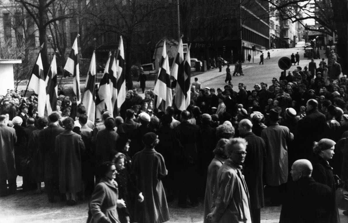 Partiolaisten paraati Esplanadilla 50-luvun puolivälissä