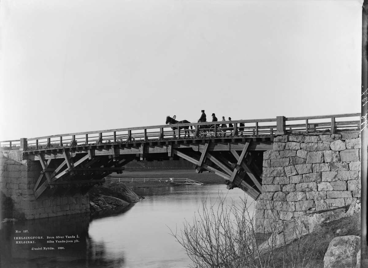 Vantaanjoen ylittävä silta Vanhassakaupungissa