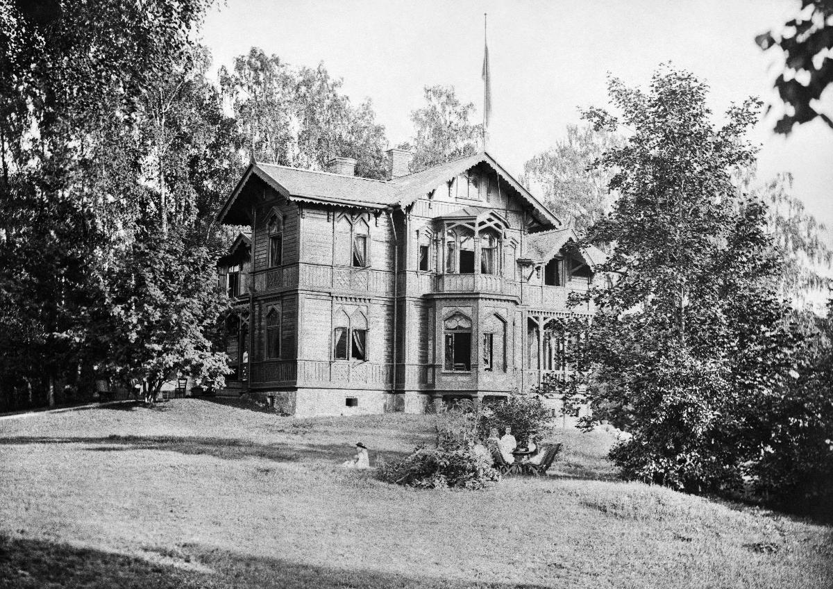 Adele (os. Borgström) ja arkkitehti Theodor Deckerin huvila 1880-luvulla, Tullisaari, Laajasalo.