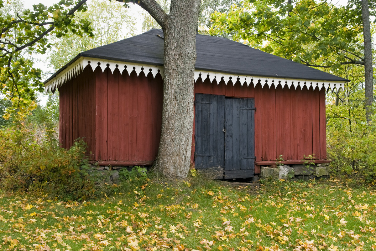 Laajasalo, Degerön kartanon pihapiirissä sijaitseva rakennus, vaja