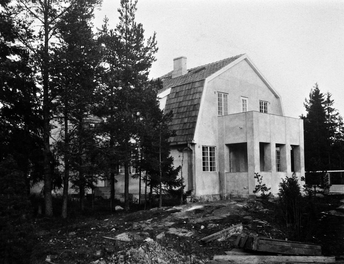 Asuinrakennus, taiteilija Wilho (Vilho) Sjöströmin talo uutena