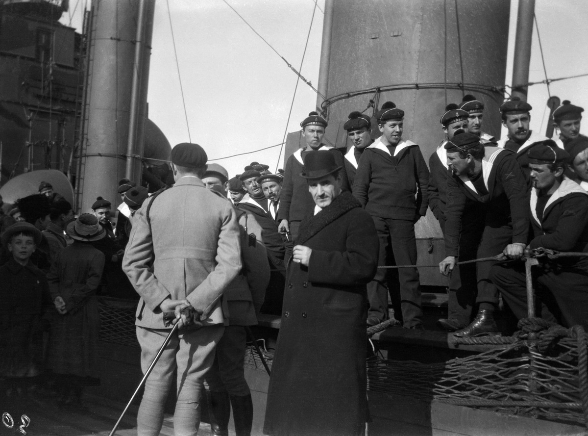 Ranskalainen torpedoristeilijä Temeraire vierailulla Helsingissä