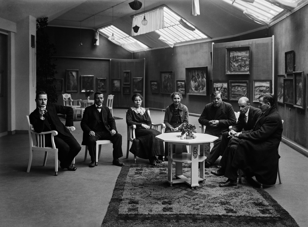 Marraskuun ryhmän näyttelynavajaiset marraskuussa 1917 Salon Strindbergissä