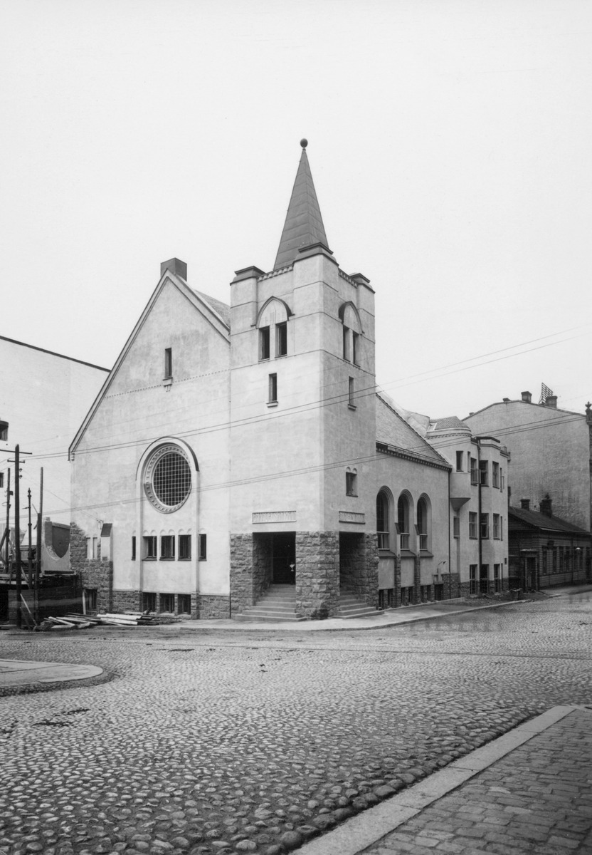 Metodistiseurakunnan kirkko; arkkitehti Eliel Saarinen